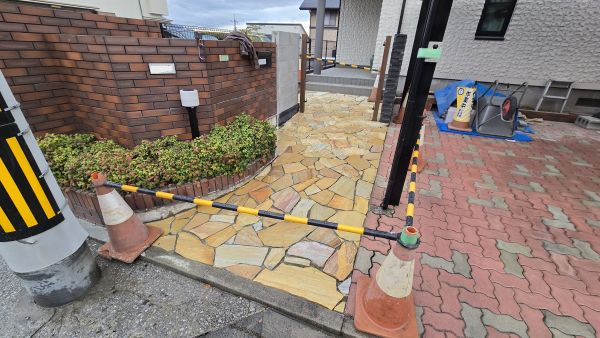 「美しさと機能性を兼ね備えたアプローチ&門周りのリガーデン」